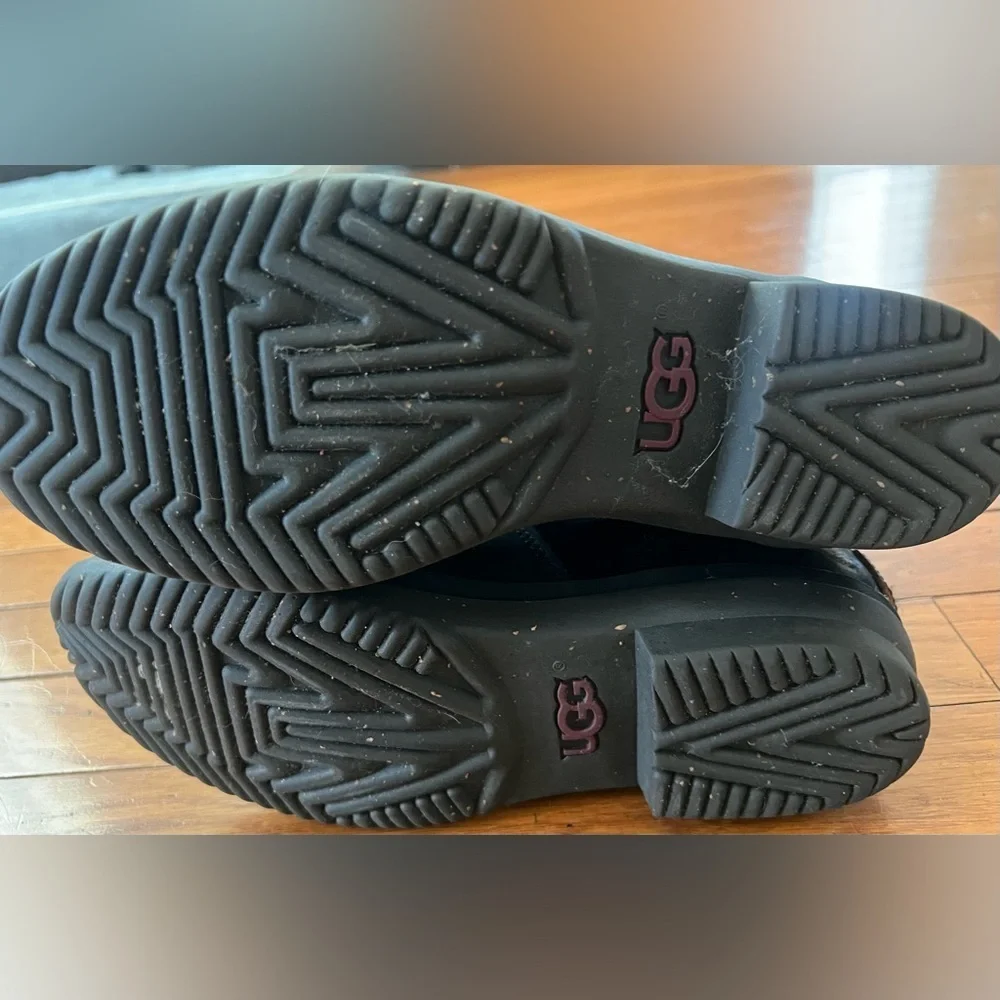 UGG Thomsen Black Suede Knee-High Shearling Lined Winter Boots in Black. Size 6